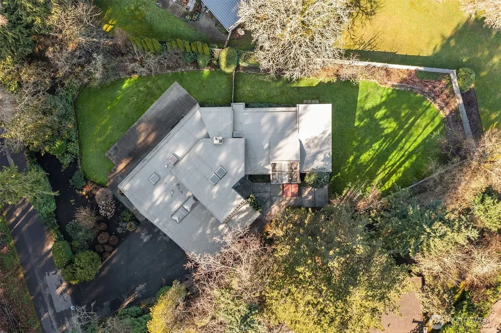 7816 NE 32nd Street Medina WA 98039