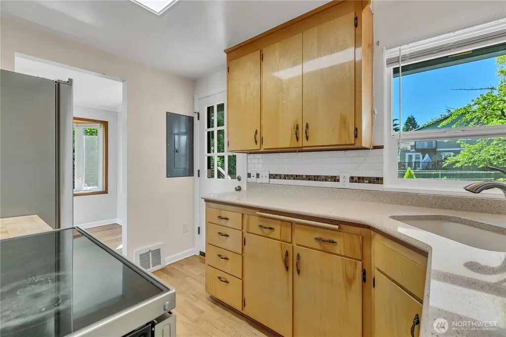 7811 S 112th Street Seattle WA 98178
