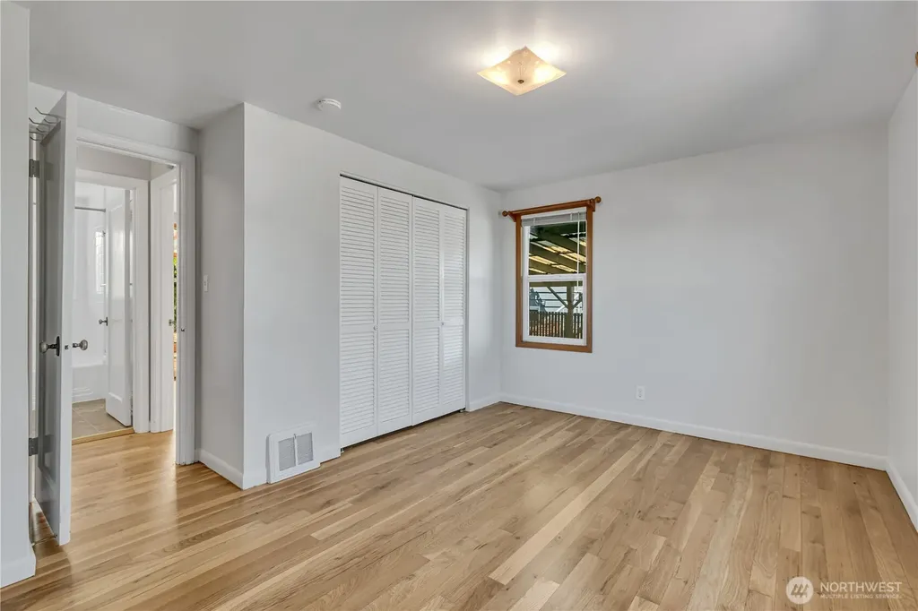 7811 S 112th Street Seattle WA 98178