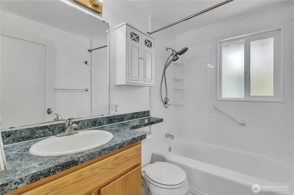 7811 S 112th Street Seattle WA 98178