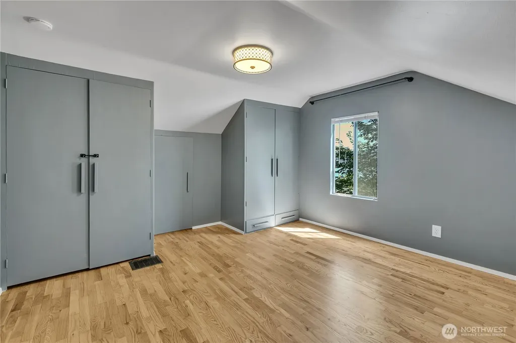 7811 S 112th Street Seattle WA 98178