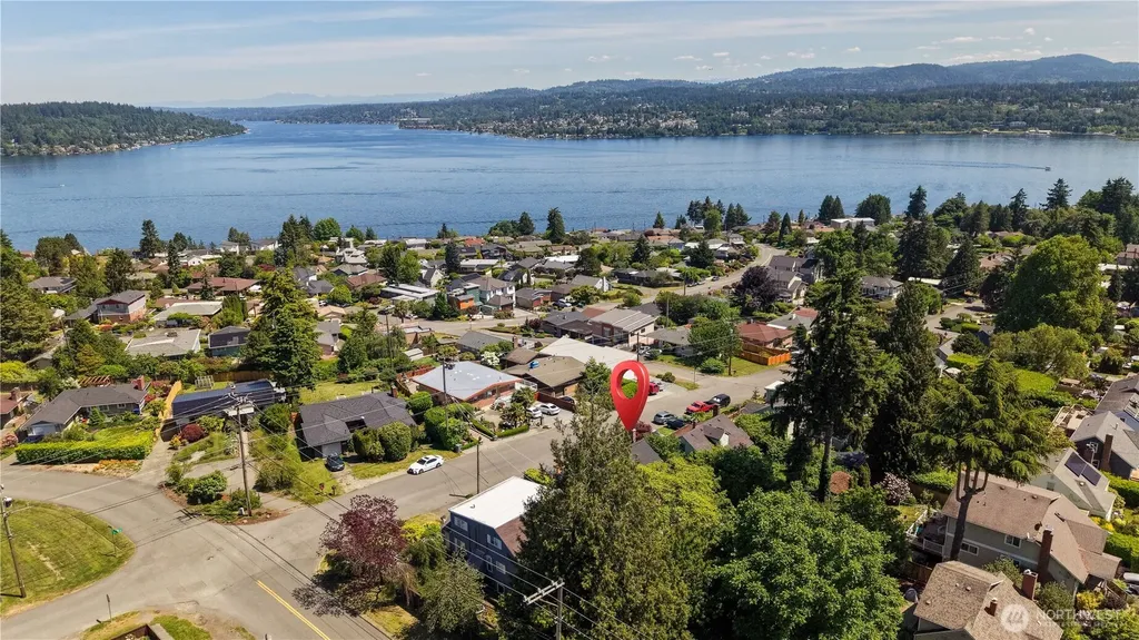 7811 S 112th Street Seattle WA 98178