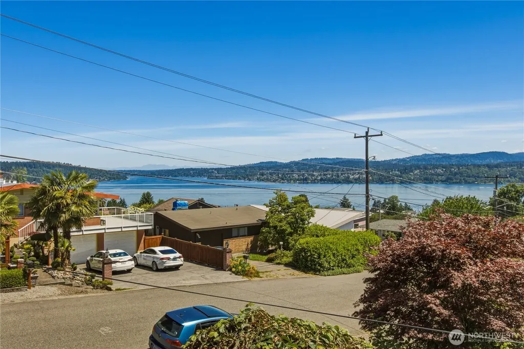 7811 S 112th Street Seattle WA 98178