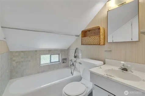 7811 S 112th Street Seattle WA 98178