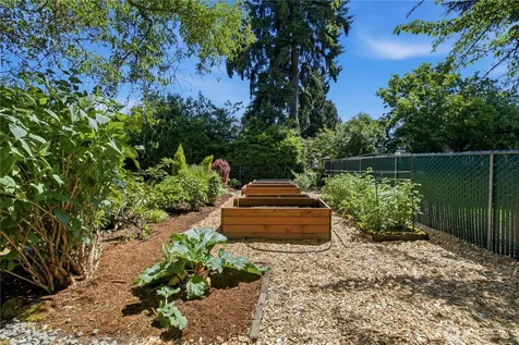 7811 S 112th Street Seattle WA 98178