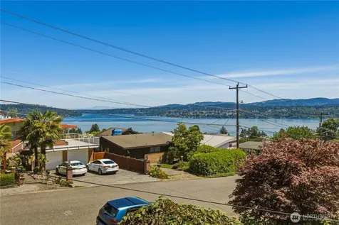 7811 S 112th Street Seattle WA 98178