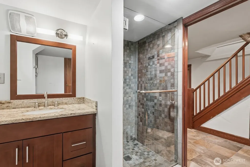 1560 28th Avenue W Seattle WA 98199