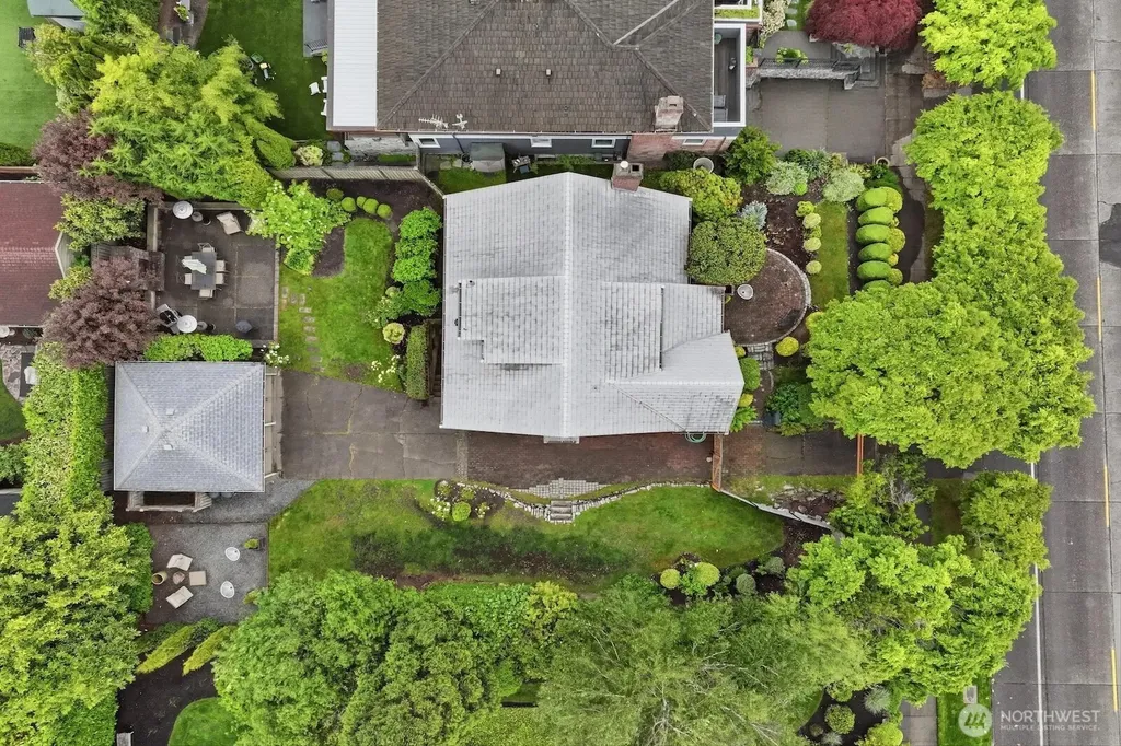 1560 28th Avenue W Seattle WA 98199