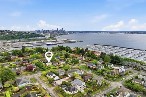 1560 28th Avenue W Seattle WA 98199