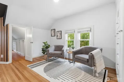 1560 28th Avenue W Seattle WA 98199