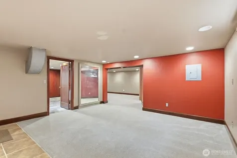 1560 28th Avenue W Seattle WA 98199