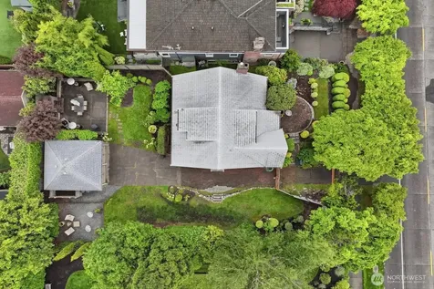 1560 28th Avenue W Seattle WA 98199