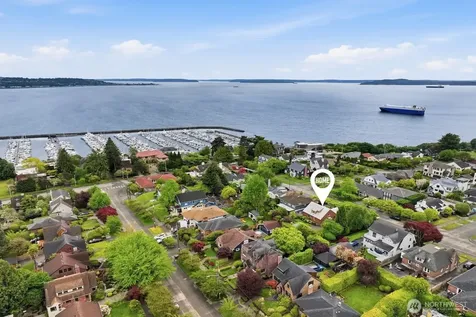 1560 28th Avenue W Seattle WA 98199