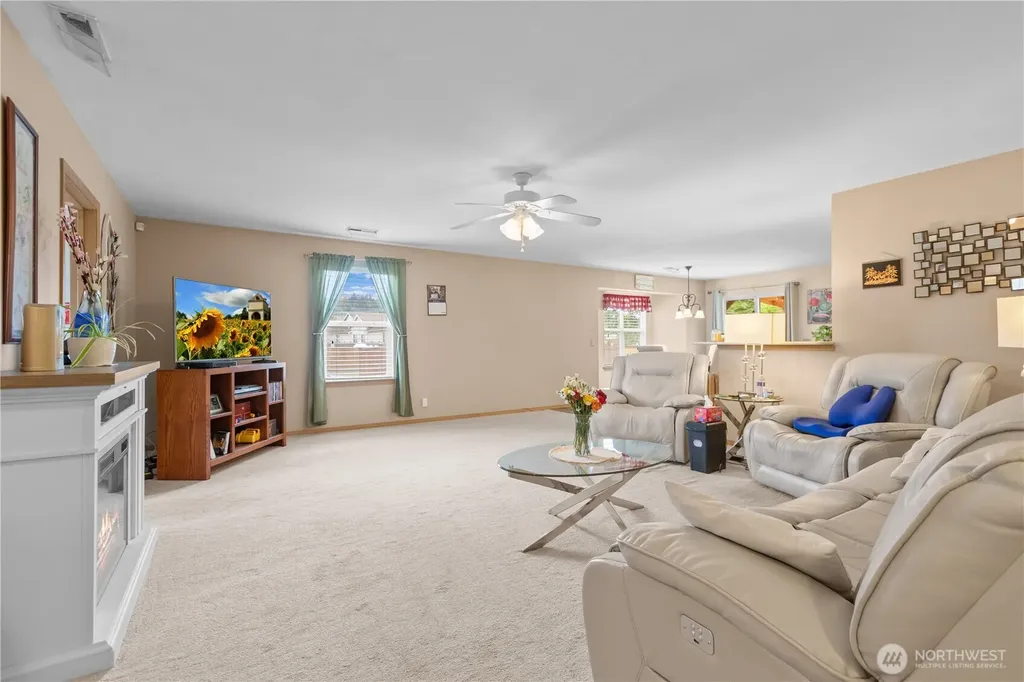 412 Ozzie Street NW Orting WA 98360