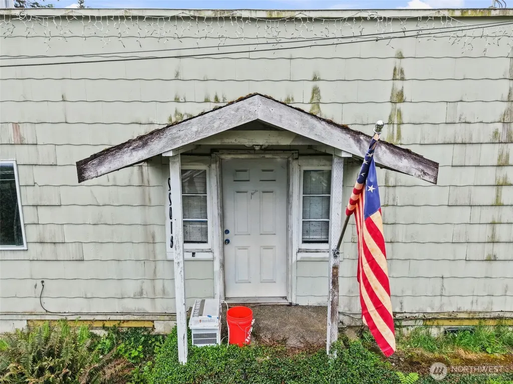 22018 76th Avenue W Edmonds WA 98026