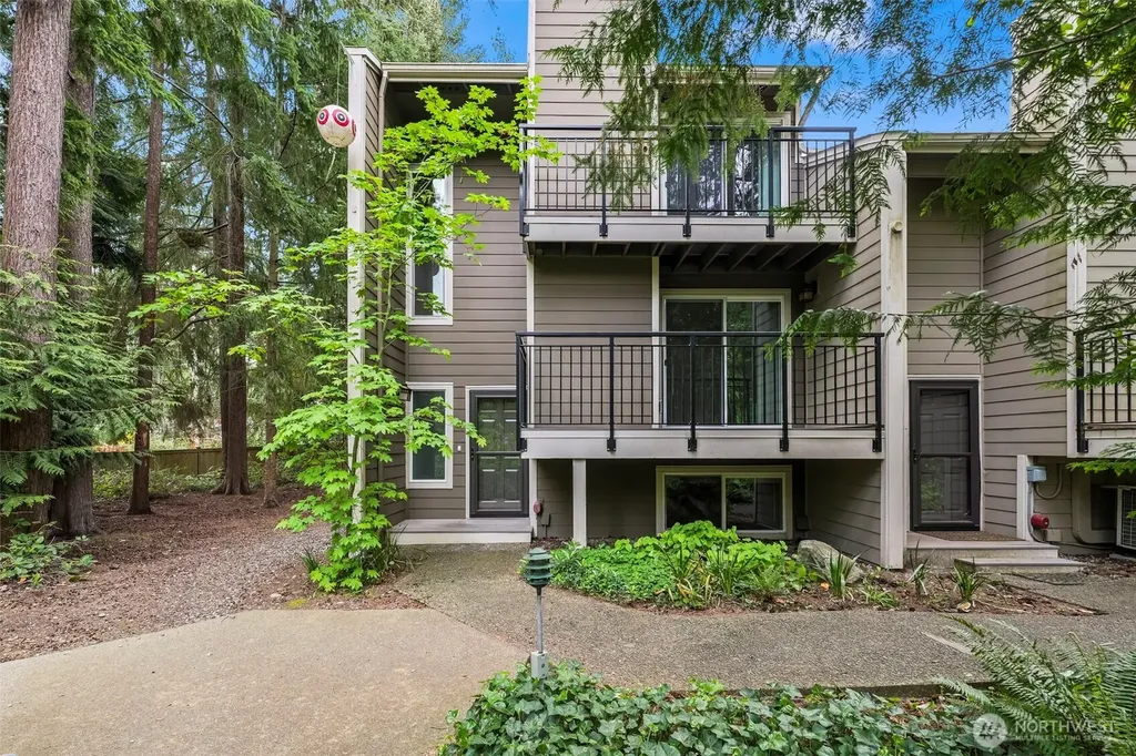 722 N 161st Place Shoreline WA 98133