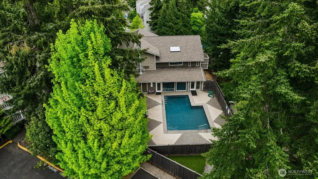 722 N 161st Place Shoreline WA 98133