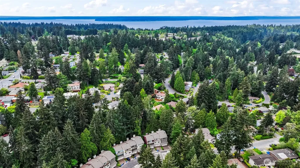 722 N 161st Place Shoreline WA 98133