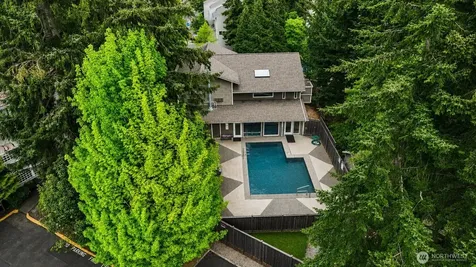 722 N 161st Place Shoreline WA 98133