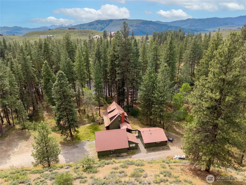 19 Maughan Road Winthrop WA 98862