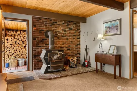19 Maughan Road Winthrop WA 98862