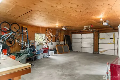 19 Maughan Road Winthrop WA 98862