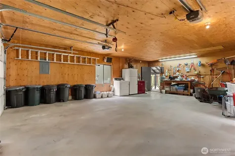 19 Maughan Road Winthrop WA 98862