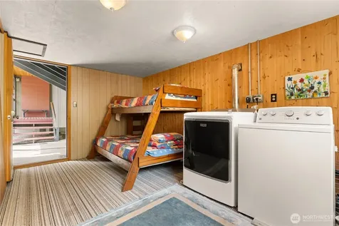 19 Maughan Road Winthrop WA 98862