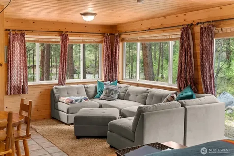 19 Maughan Road Winthrop WA 98862