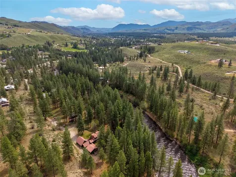 19 Maughan Road Winthrop WA 98862