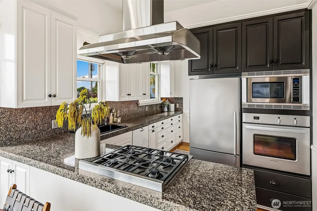 1225 9th Avenue W Seattle WA 98119