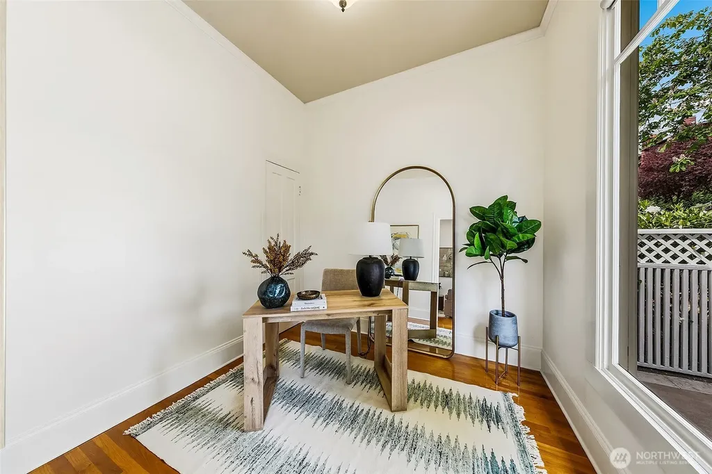 1225 9th Avenue W Seattle WA 98119