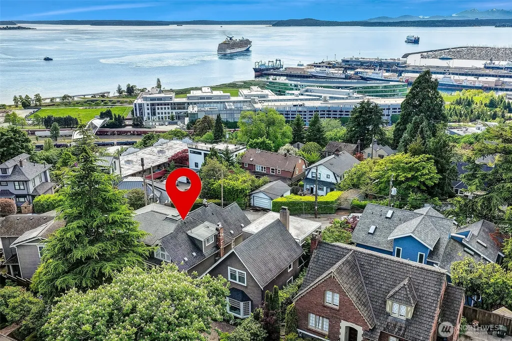 1225 9th Avenue W Seattle WA 98119
