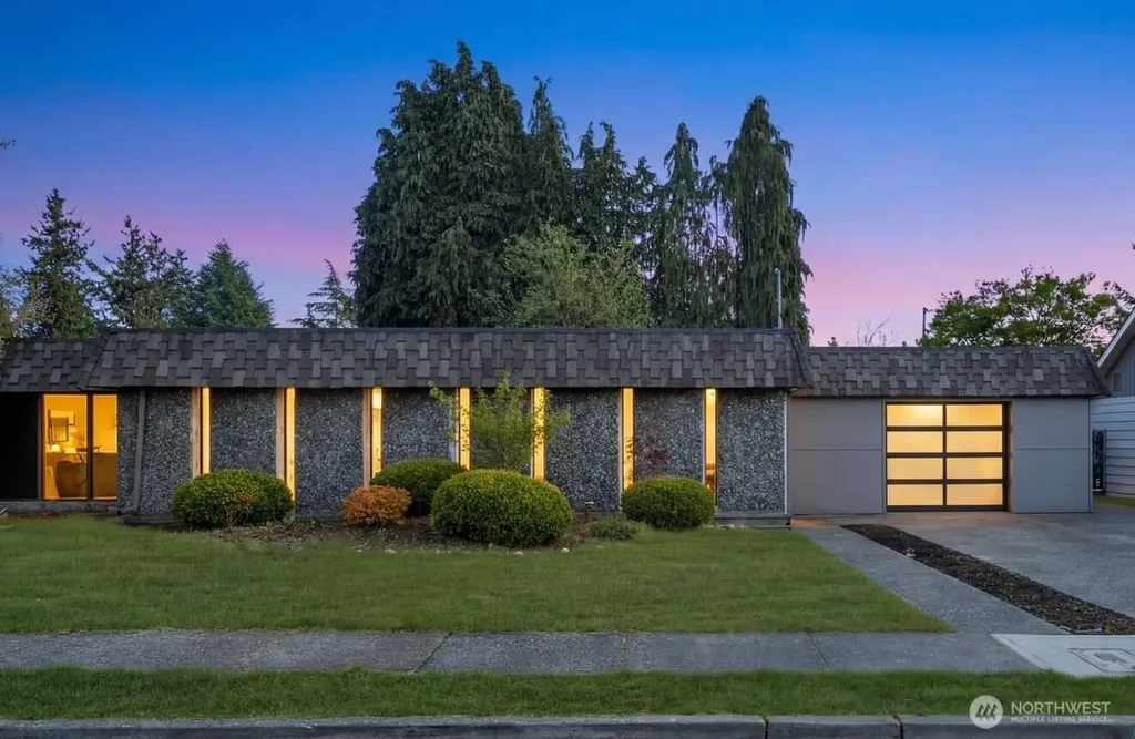 1220 25th Street SE Auburn WA 98002
