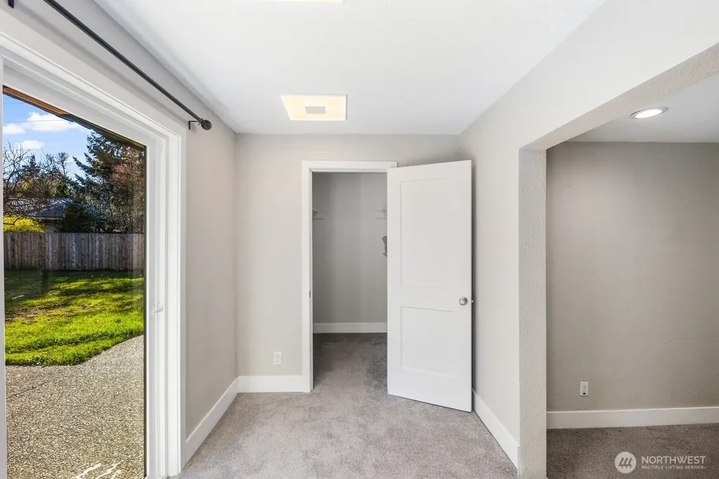 1220 25th Street SE Auburn WA 98002