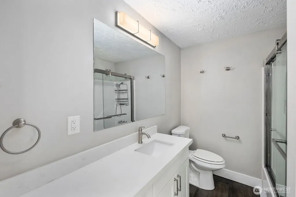 1220 25th Street SE Auburn WA 98002