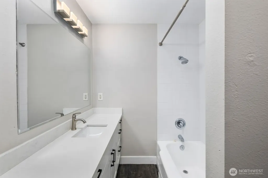 1220 25th Street SE Auburn WA 98002