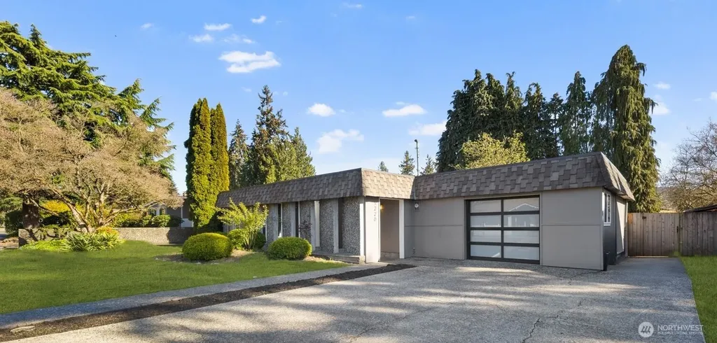 1220 25th Street SE Auburn WA 98002