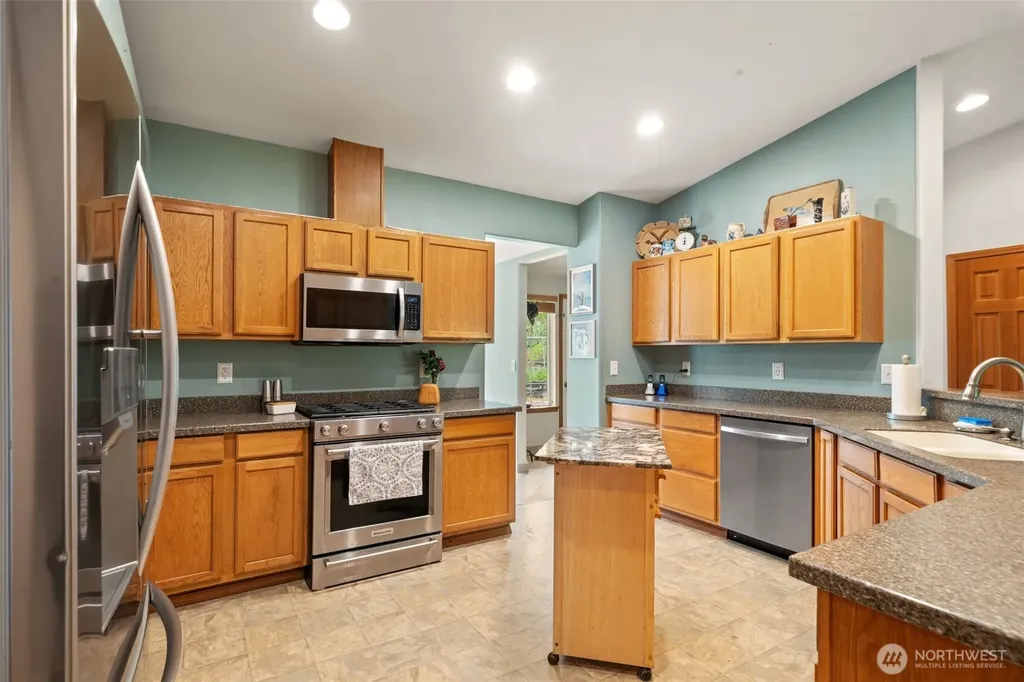 171 E Rauschert Road Grapeview WA 98546