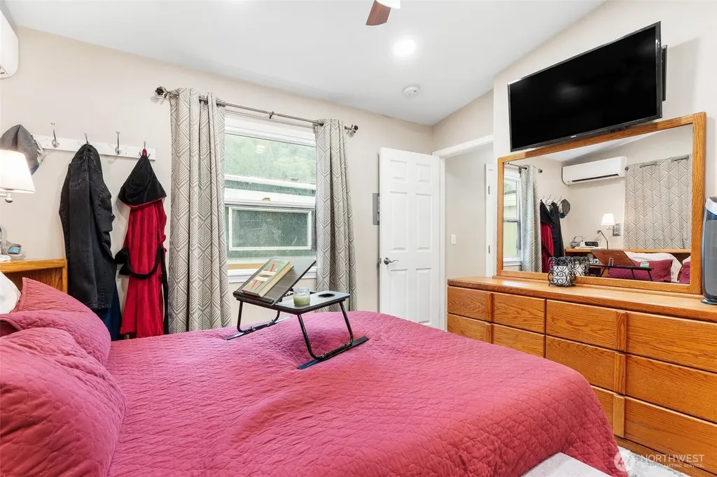 15266 Maple Drive Renton WA 98058