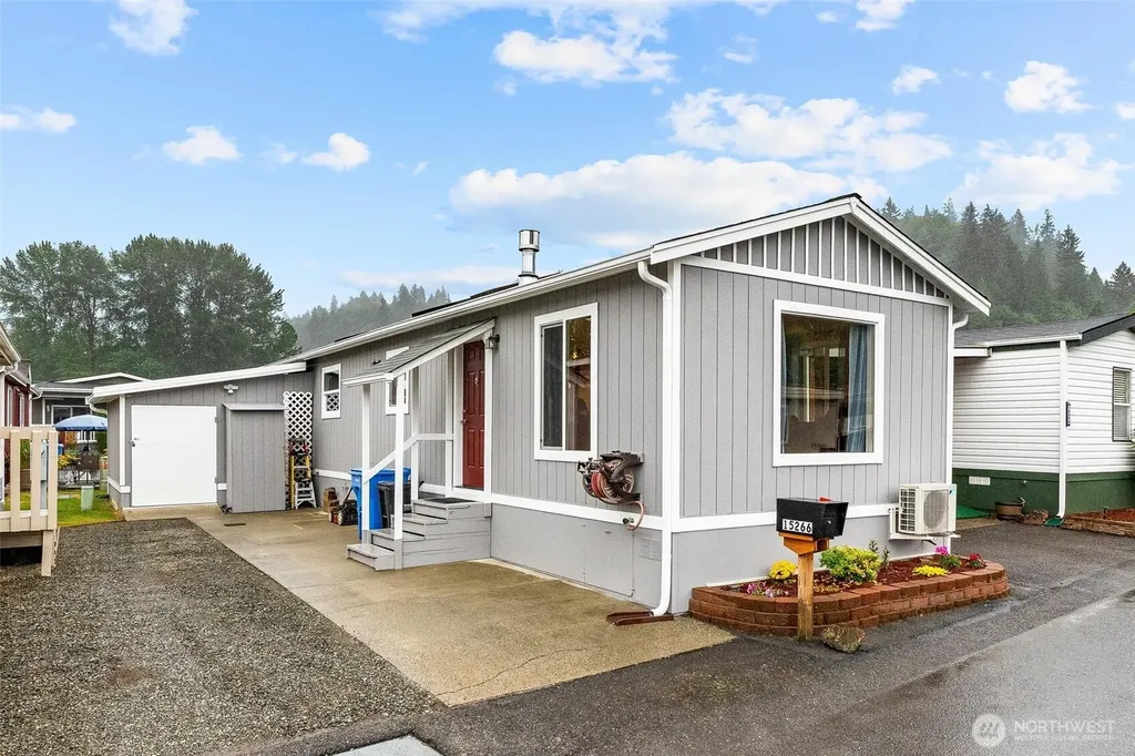 15266 Maple Drive Renton WA 98058