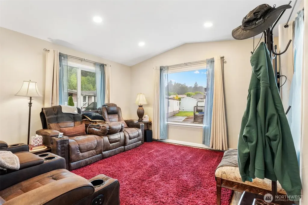 15266 Maple Drive Renton WA 98058