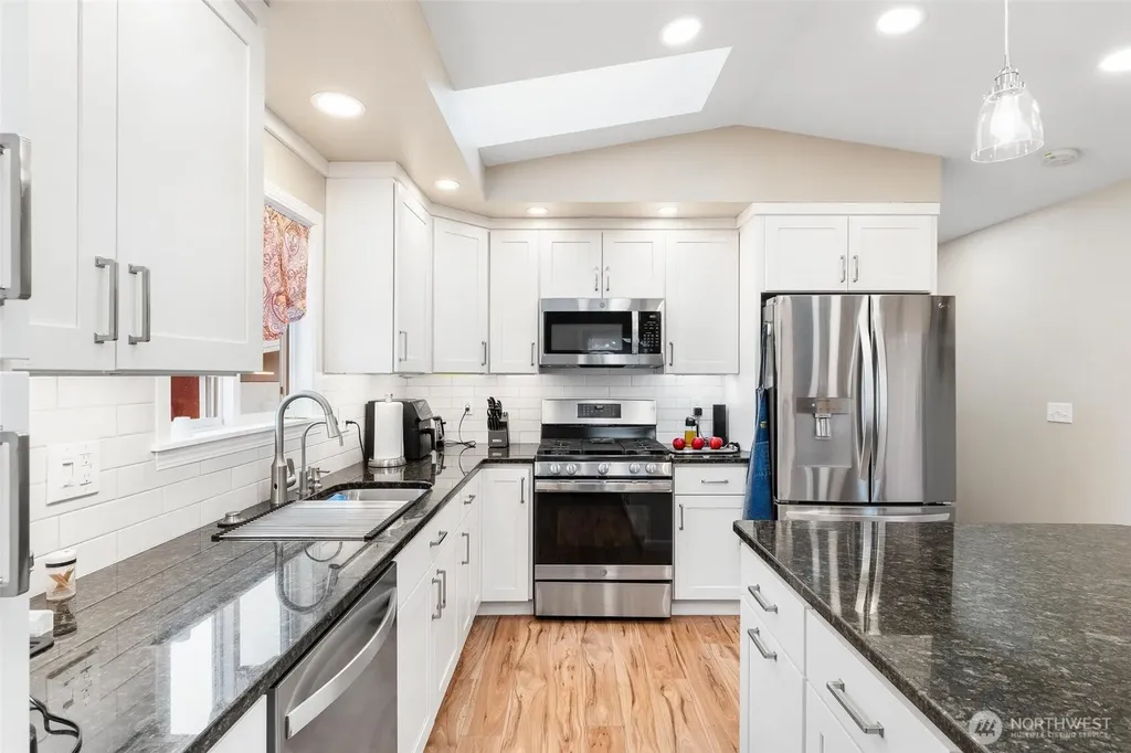15266 Maple Drive Renton WA 98058