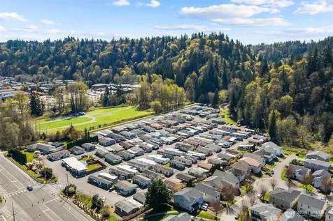 15266 Maple Drive Renton WA 98058