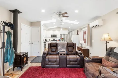 15266 Maple Drive Renton WA 98058
