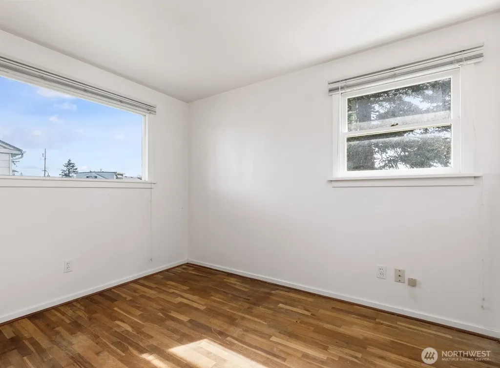164 NE Ernst Oak Harbor WA 98277