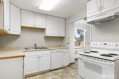 164 NE Ernst Oak Harbor WA 98277