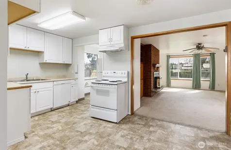164 NE Ernst Oak Harbor WA 98277