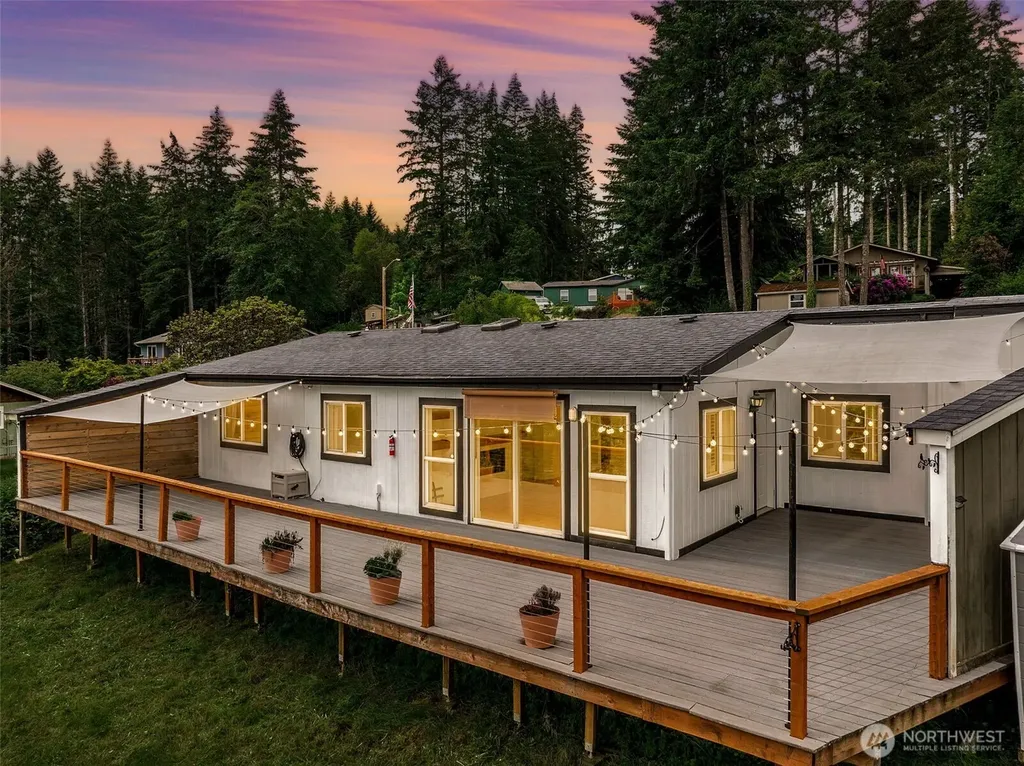 81 E Sea Breeze Drive Grapeview WA 98546