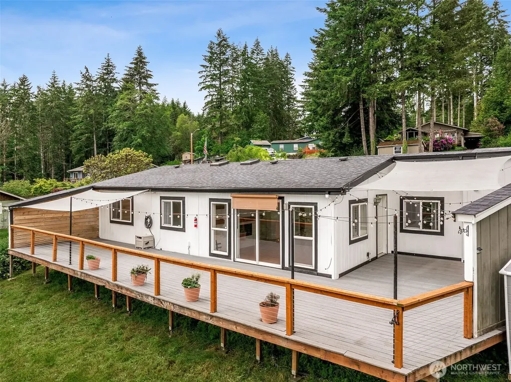 81 E Sea Breeze Drive Grapeview WA 98546